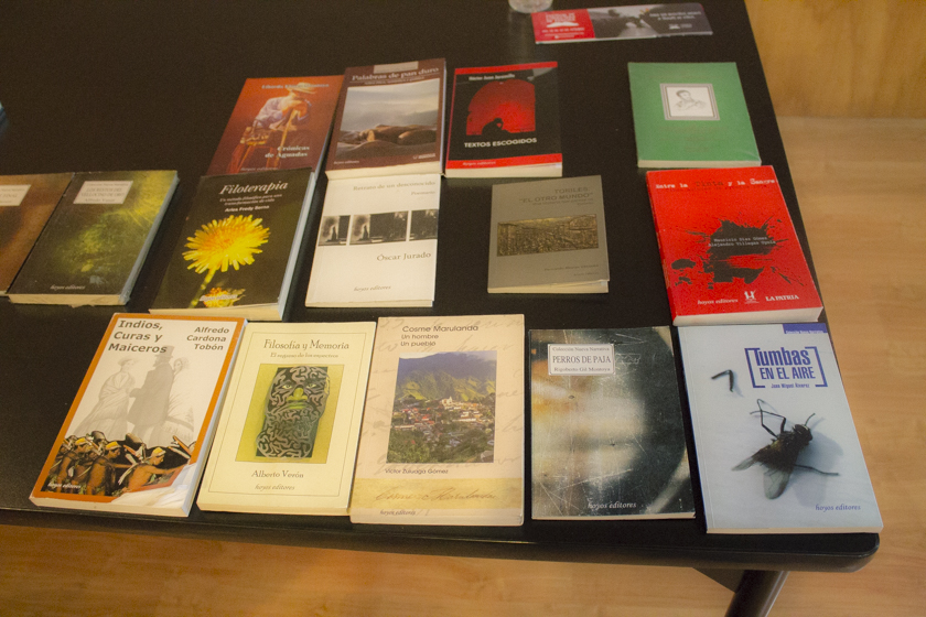 Algunos de los libros publicados por Hoyos Editores en Manizales. 