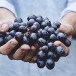 person-plant-grape-bunch-fruit-berry-745906-pxhere.com_